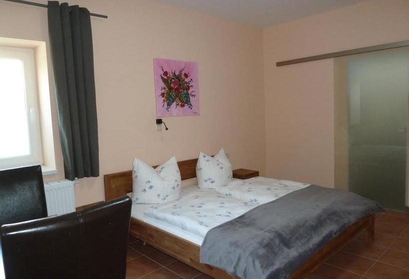 Hotel Hostel Wittenberg 1