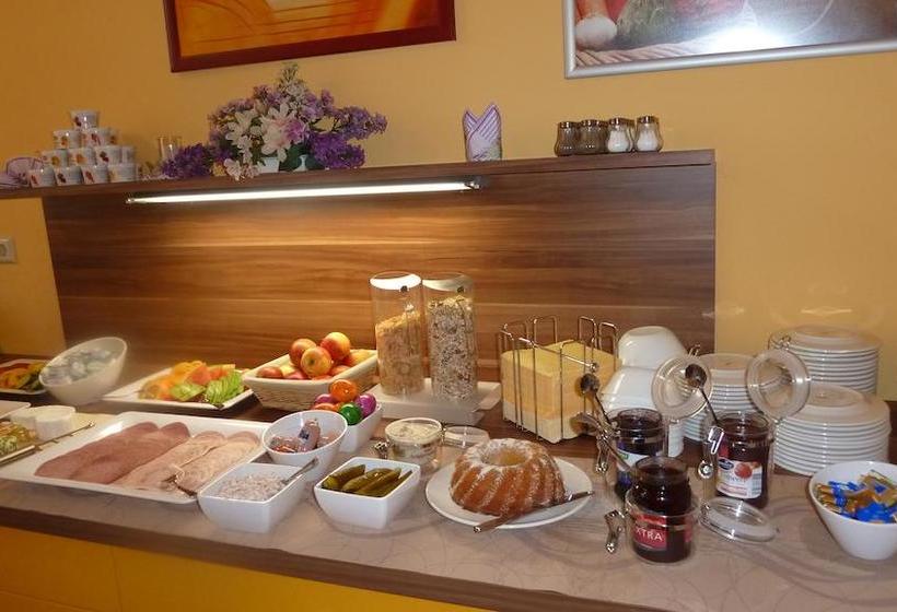 Hotel Hostel Wittenberg 7