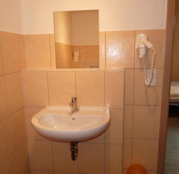 Hotel Hostel Wittenberg 9