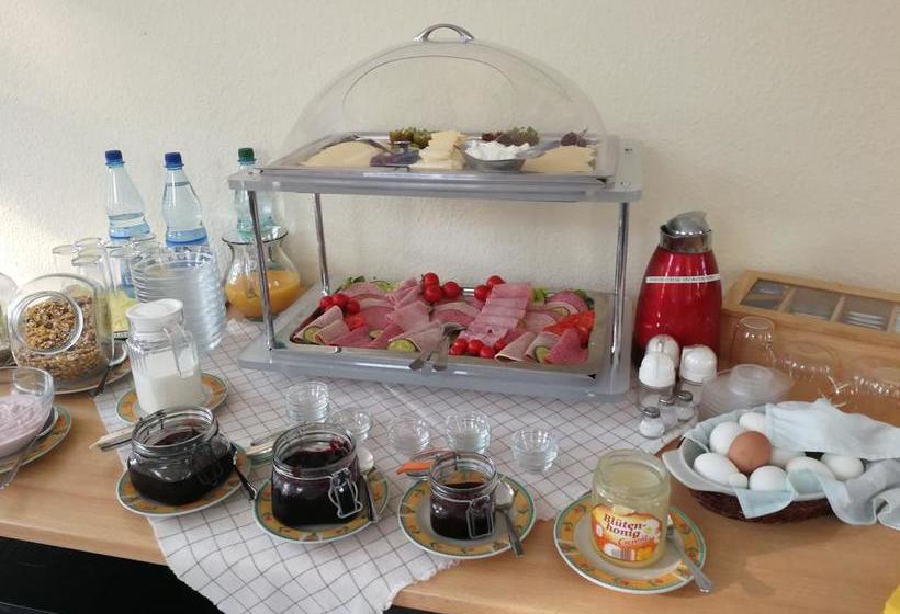 Hotel Brückenkopf 11