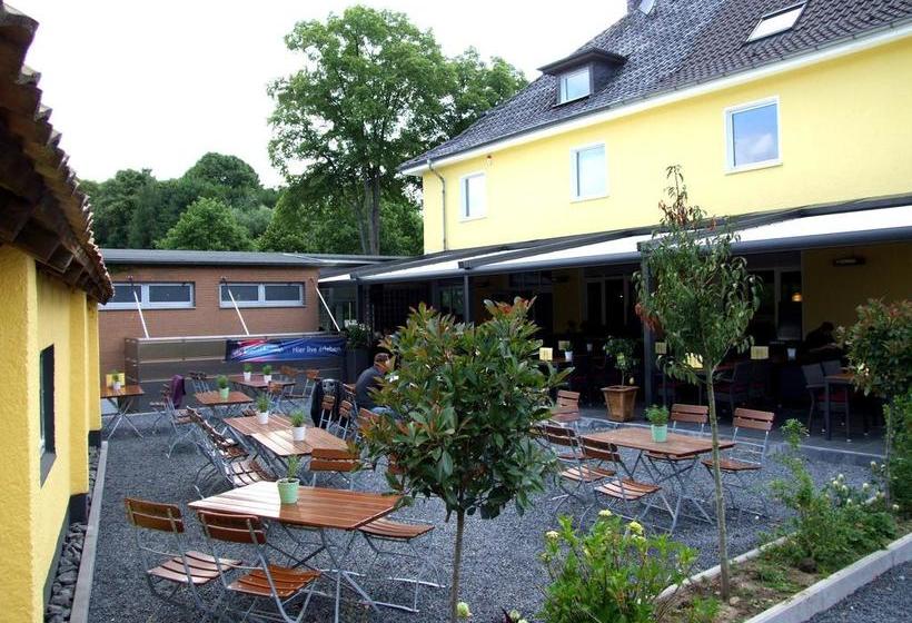 Touchdown Motel & Restaurant 8