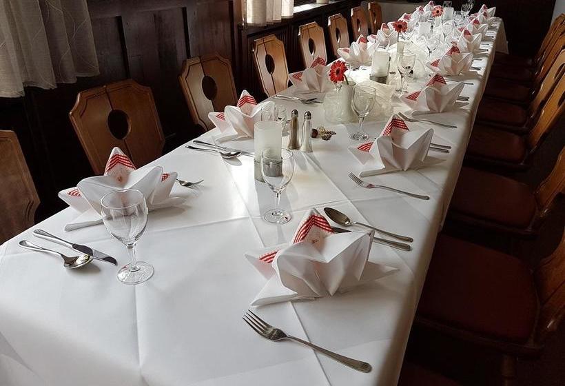 Hotel Brauhaus Manforter Hof 12