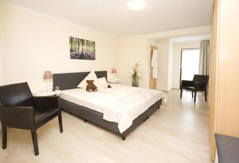 Hotel Zum Grünen Baum 11