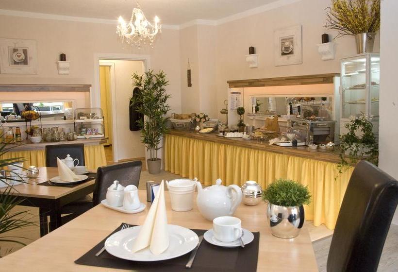 Hotel Zum Grünen Baum 8