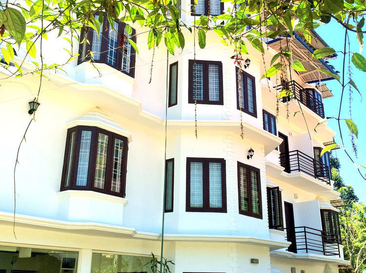 Hotel Vedanta Wake Up - Devikulam 8