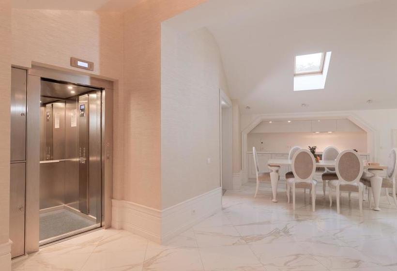 Hôtel Villa Adriano 16