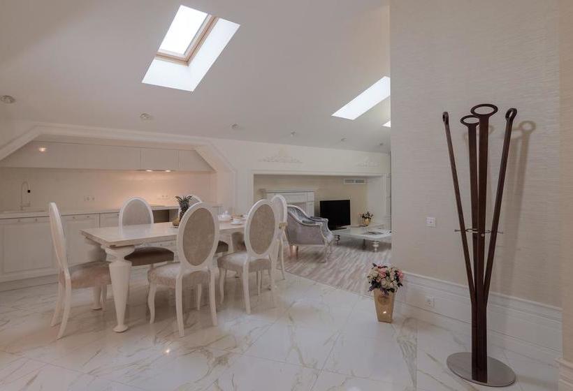 Hôtel Villa Adriano 18