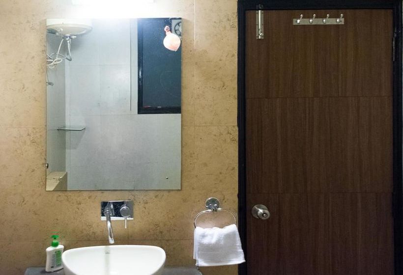 Hotel Oyo Rooms Sector 15 14