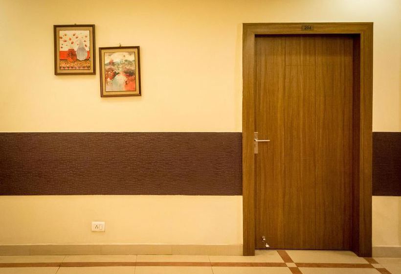 Hotel Oyo Rooms Sector 15 2