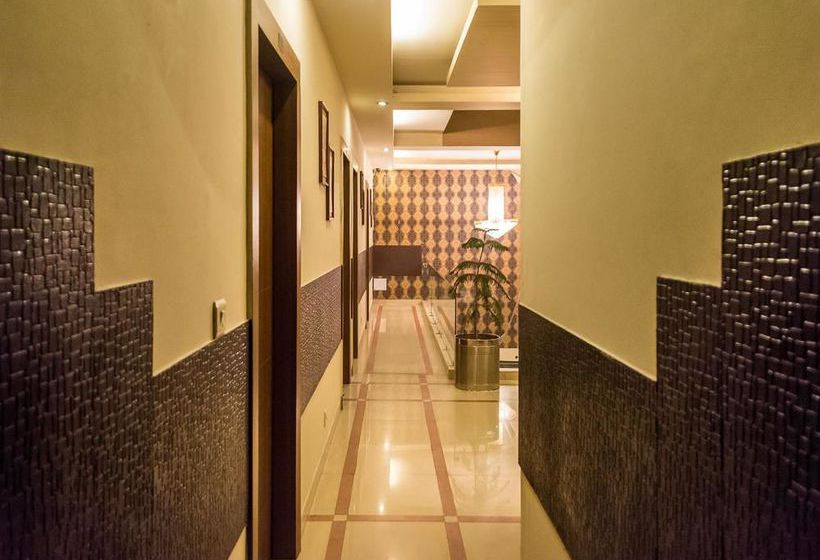 Hotel Oyo Rooms Sector 15 3