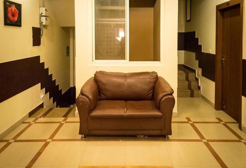 Hotel Oyo Rooms Sector 15 4