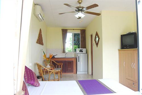 Pension Chez Charly Bungalow 8