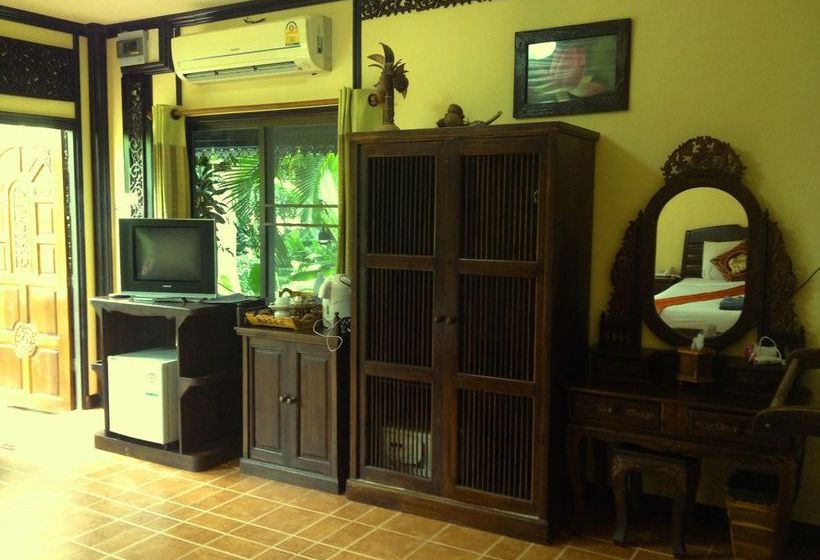 Resort Paradise Pearl Bungalows 11