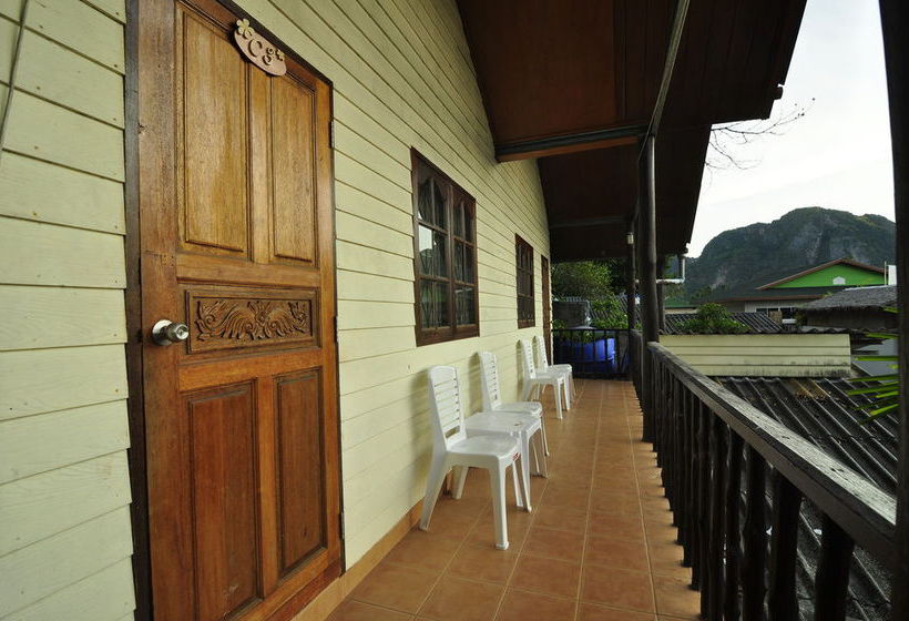 Hotel October Hostel Krabi