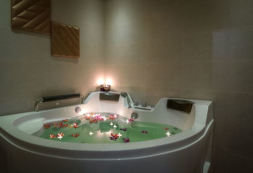 Days Hotel Chennai Omr 10