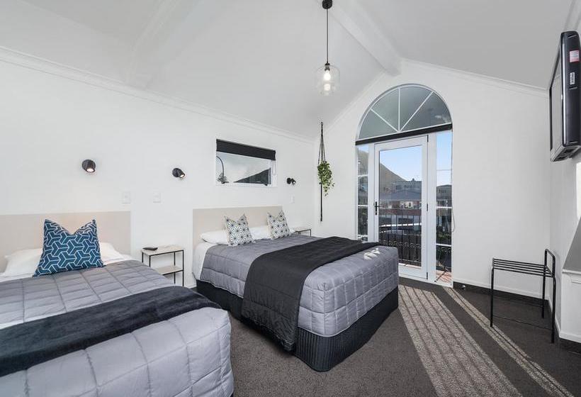 Mission Belle Motel 10