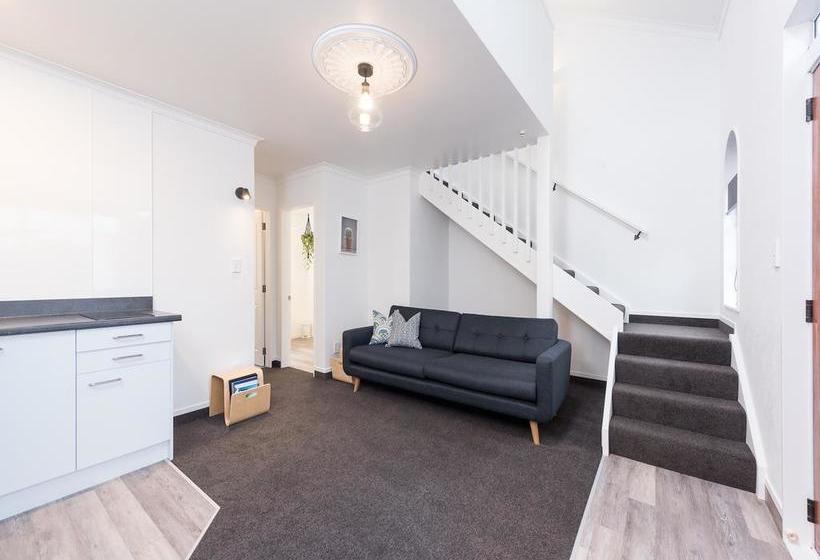 Mission Belle Motel 2