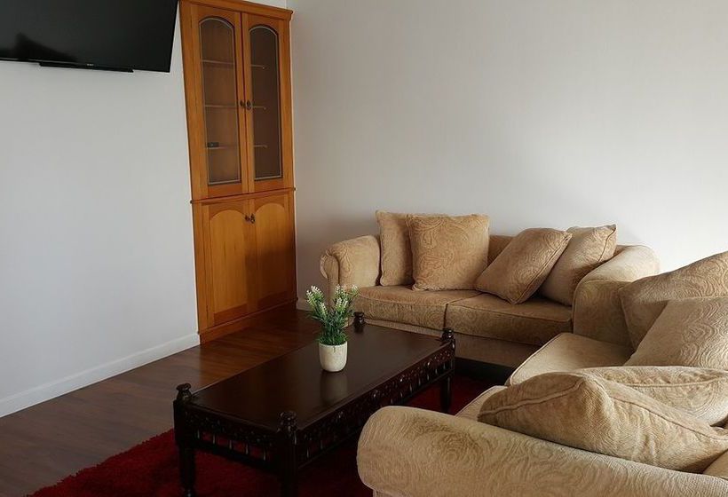 Hotel Holiday Homes On Grey St 4