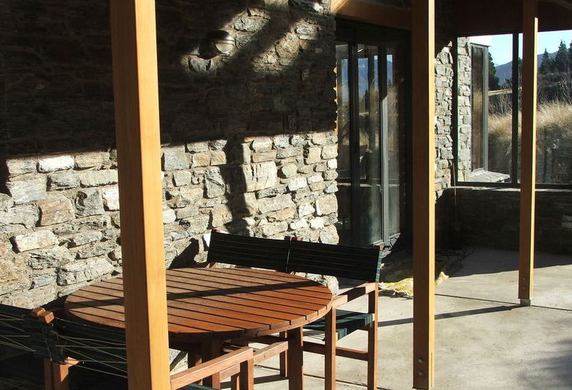 Judge & Jury Cottage 1