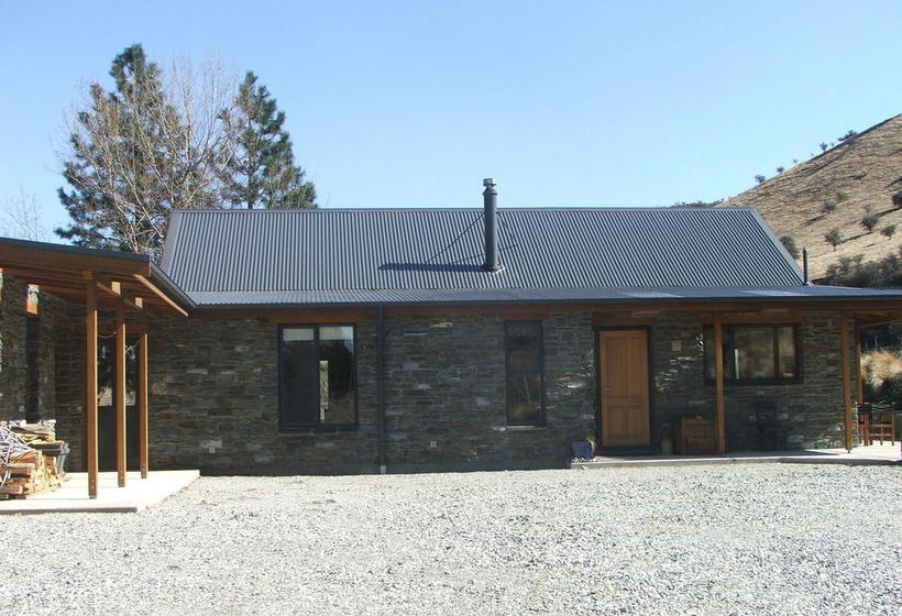 Judge & Jury Cottage 2