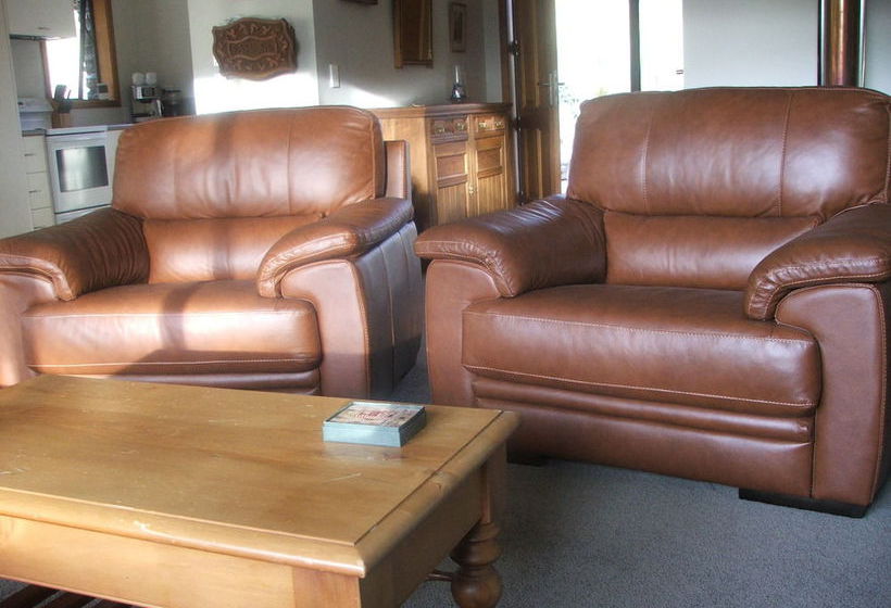 Judge & Jury Cottage 7