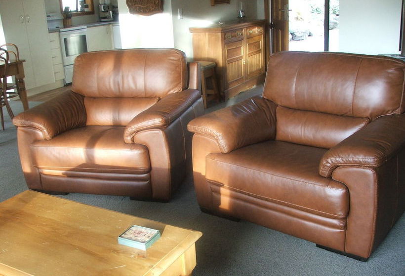 Judge & Jury Cottage 8