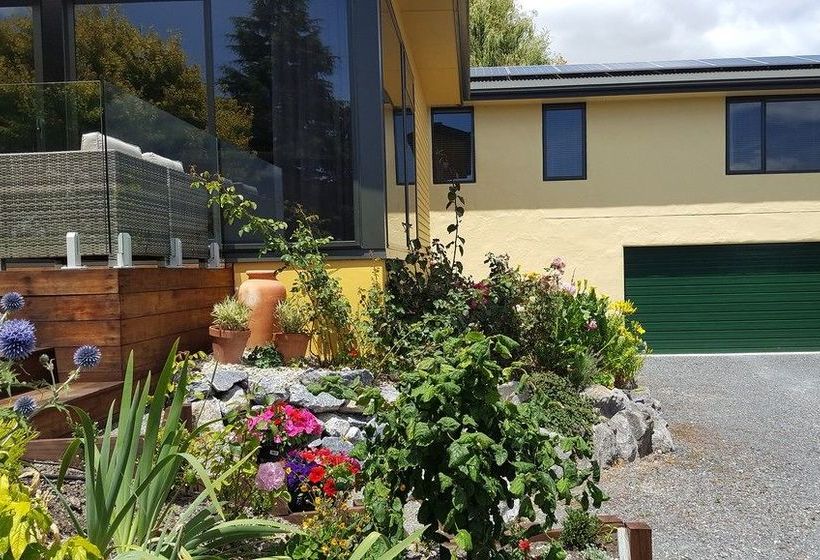 Hazelwood Mapua Bed And Breakfast