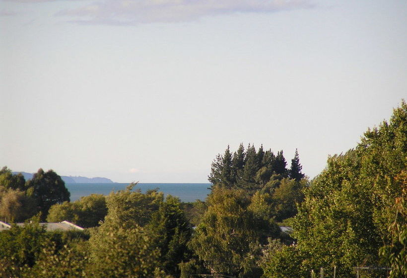 Hazelwood Mapua Bed And Breakfast 18