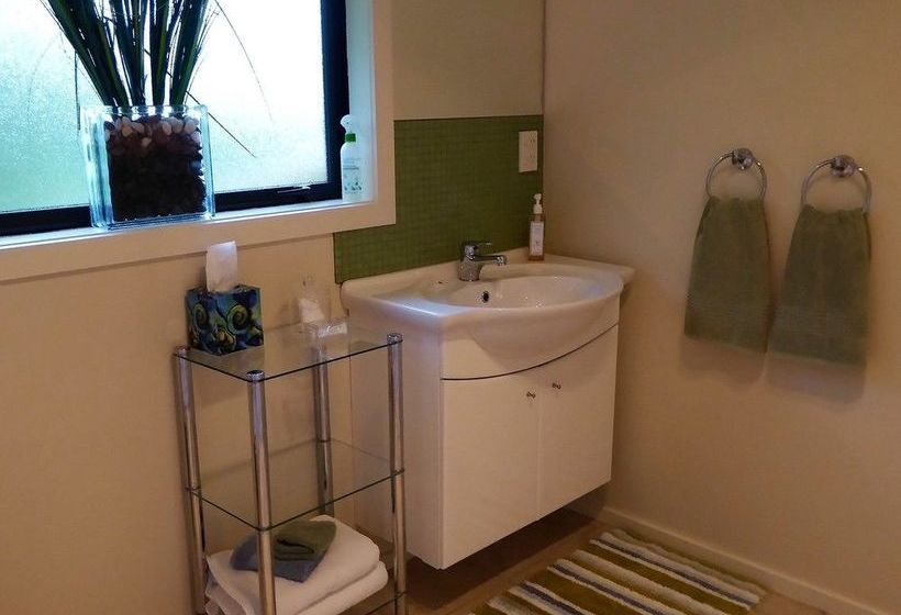 Hazelwood Mapua Bed And Breakfast 9