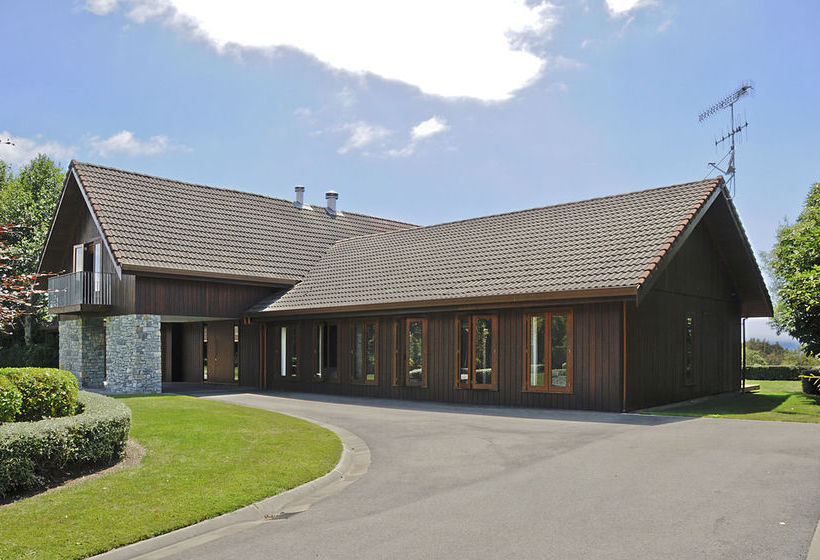 Hotel Wellesley Lodge Pukawa Bay 9