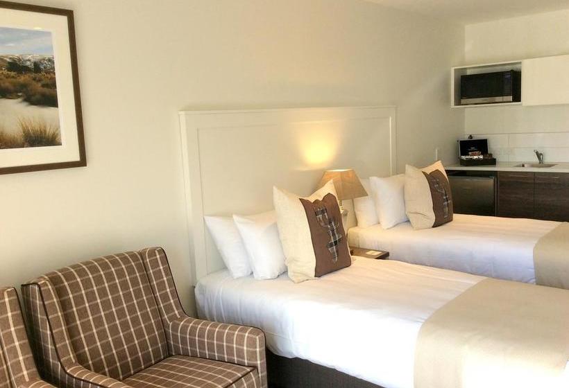 West Meadows Motel 10