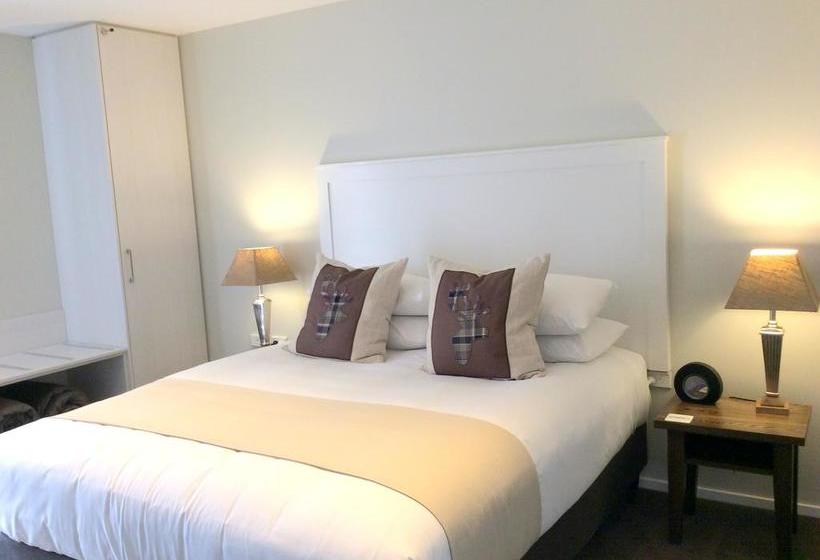 West Meadows Motel 11