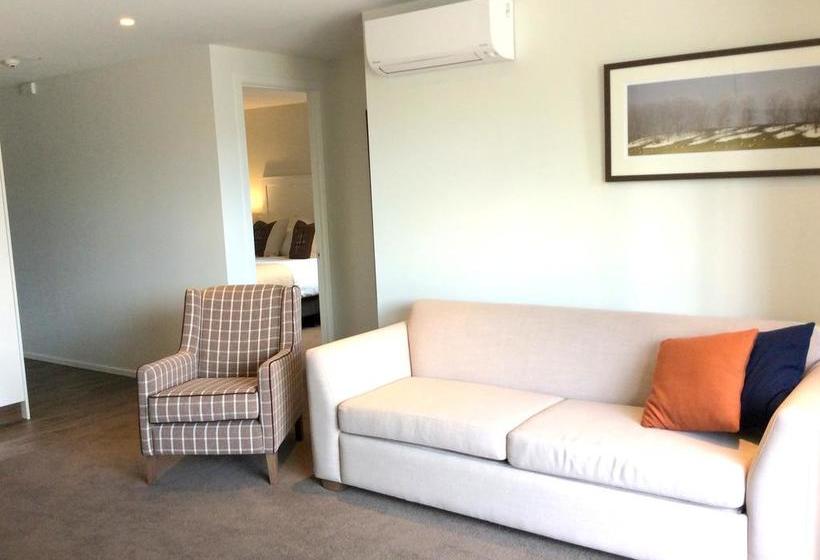 West Meadows Motel 12