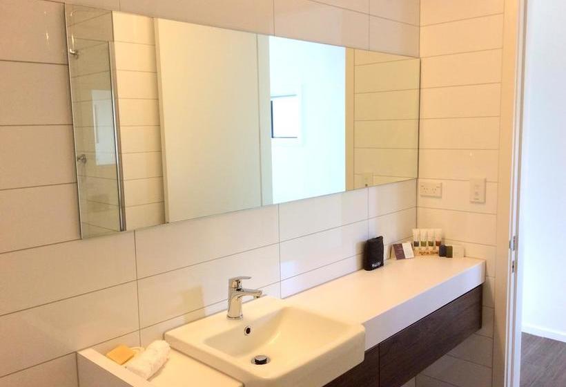 West Meadows Motel 6