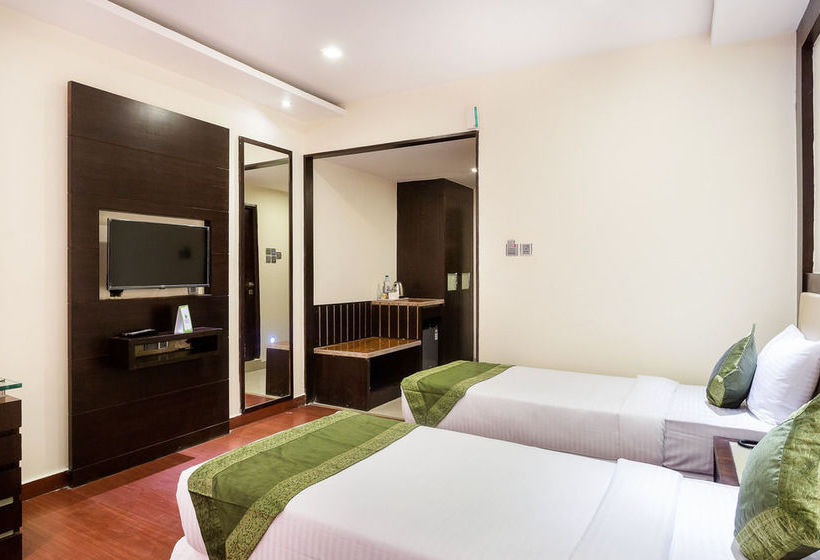 Hotel Treebo Sadhvika 14