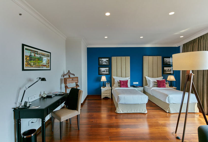 The Waverly Hotel & Residences 13