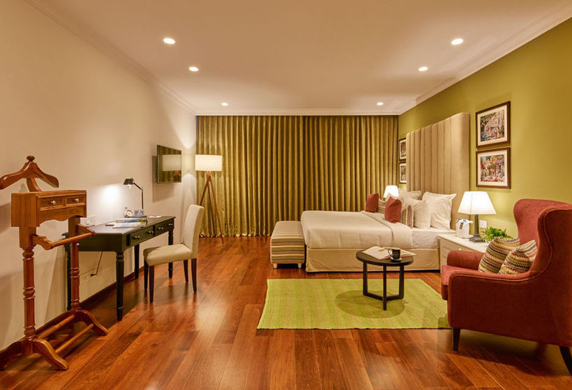 The Waverly Hotel & Residences 15