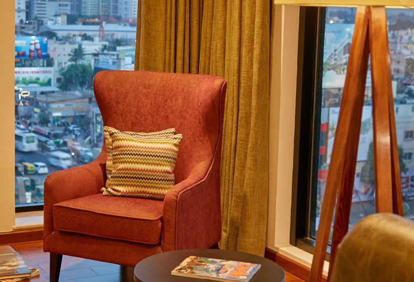 The Waverly Hotel & Residences 16