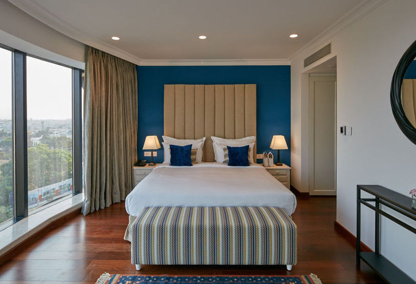 The Waverly Hotel & Residences 4