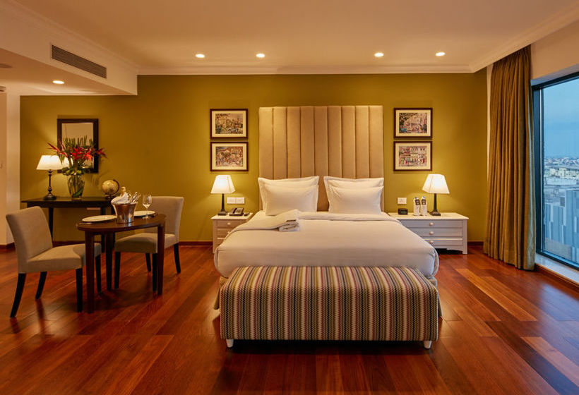 The Waverly Hotel & Residences 5