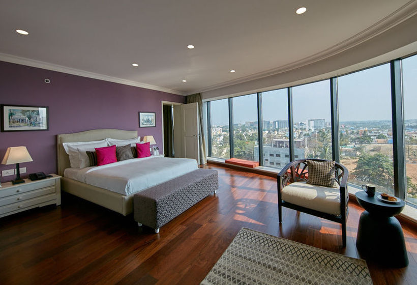 The Waverly Hotel & Residences 8