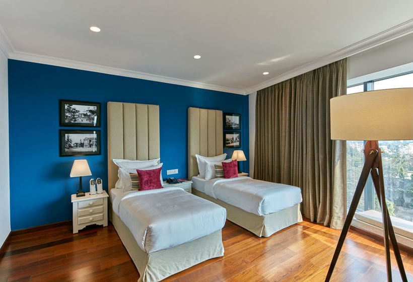 The Waverly Hotel & Residences 9