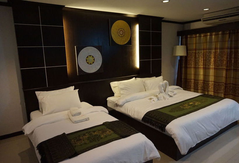 Hotel The Next Grand 10