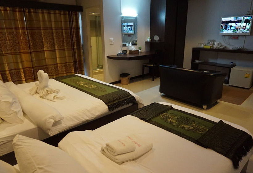 Hotel The Next Grand 11