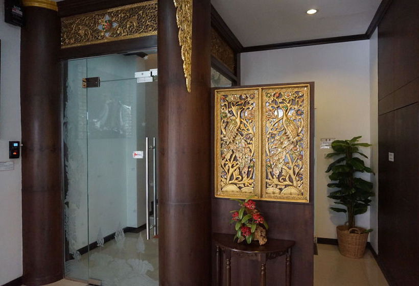 Hotel The Next Grand 18