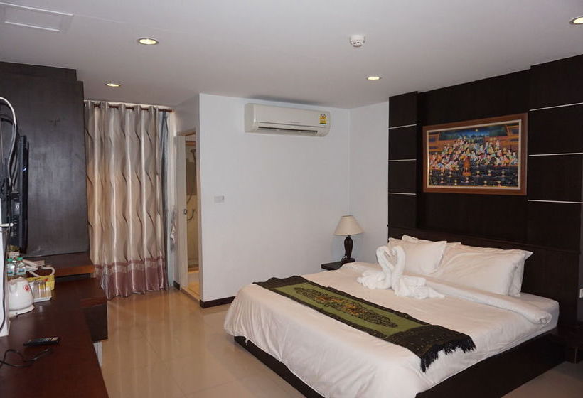 Hotel The Next Grand 3