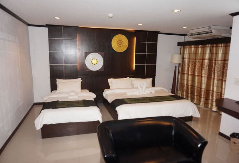 Hotel The Next Grand 5