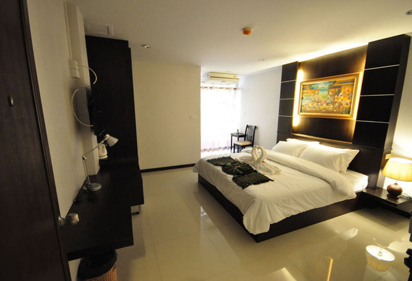 Hotel The Next Grand 6