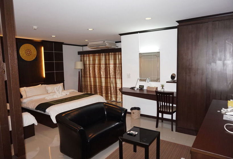 Hotel The Next Grand 7