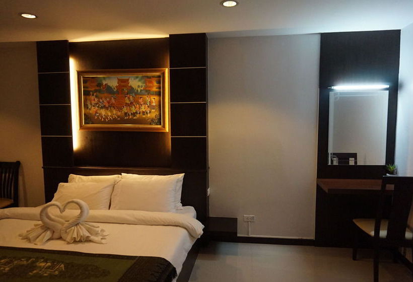 Hotel The Next Grand 9